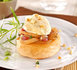 Recette de Laurence Salomon : crumpets façon tartiflette, glace au reblochon et lait de noisette