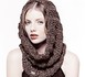 haut col et béret en tricot pour un look mode à petit prix