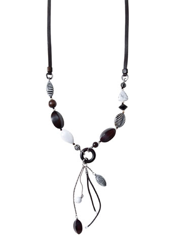 Nature Bijoux met la nature brute à votre cou Nature Bijoux met la nature brute à votre cou