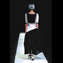 Archives Yohji Yamamoto, Femme PAP printemps été 2007 © Monica Fendi