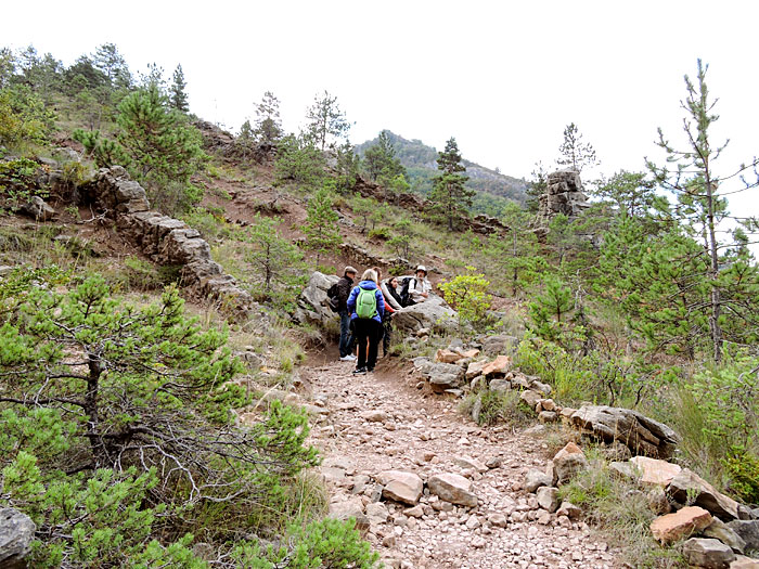 Sentier de randonnée en Haute-Provence © ABCfeminin.com.