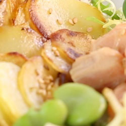 Pommes de terre primeur, avocat et saumon Pommes de terre primeur, avocat et saumon