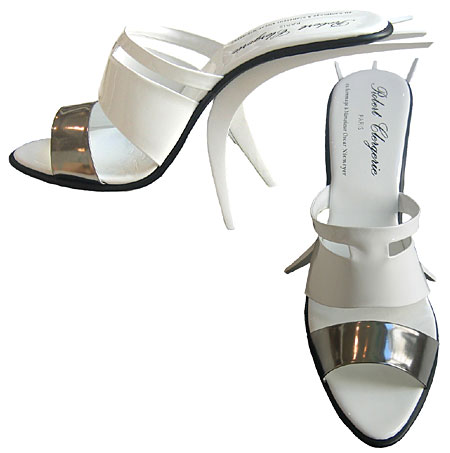 Chaussures Robert Clergerie au design inspiré des réalisations de l’architecte brésilien Oscar Niemeyer Chaussures Robert Clergerie au design inspiré des réalisations de l’architecte brésilien Oscar Niemeyer