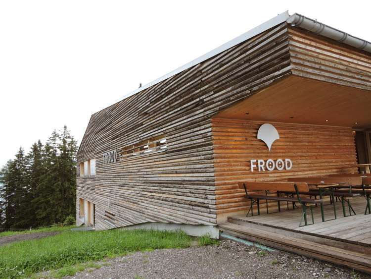 Le resto d'altitude Frööd dans la Vallée du Brandnertal © ABCfeminin.com. Le resto d'altitude Frööd dans la Vallée du Brandnertal © ABCfeminin.com.