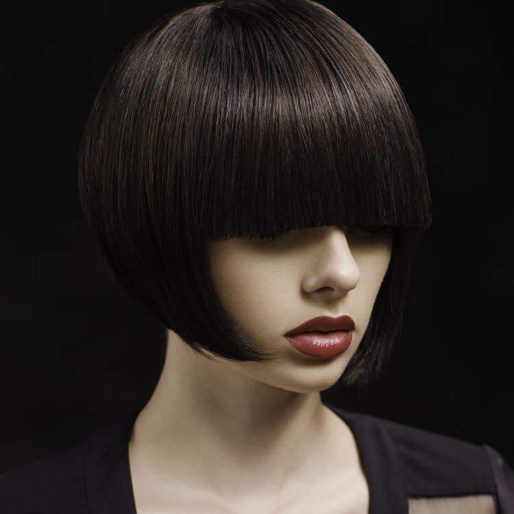 Coupe et coiffure carré mi-long Christine MARGOSSIAN - Automne-hiver 2017-2018.