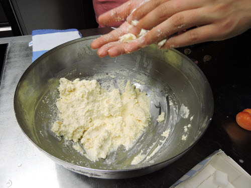 Etape 4 Recette Marillen knödel (Quenelles d'abricot) © ABCfeminin.com.