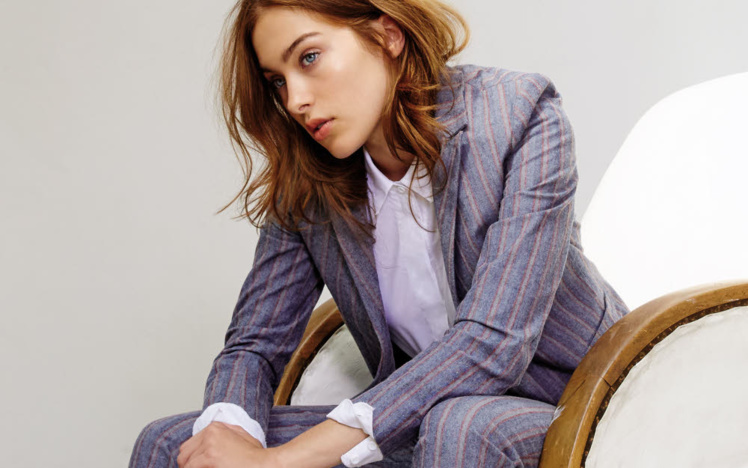 Tailleur pantalon EKYOG. Tailleur pantalon EKYOG.