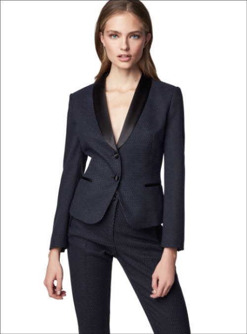 Costume féminin BENETTON. Costume féminin BENETTON.