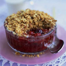 Crumble aux prunes et framboises