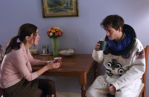 Hugh Dancy (Adam) et Rose Byrne (Beth) dans 'Adam' de Max Meyer Hugh Dancy (Adam) et Rose Byrne (Beth) dans 'Adam' de Max Meyer