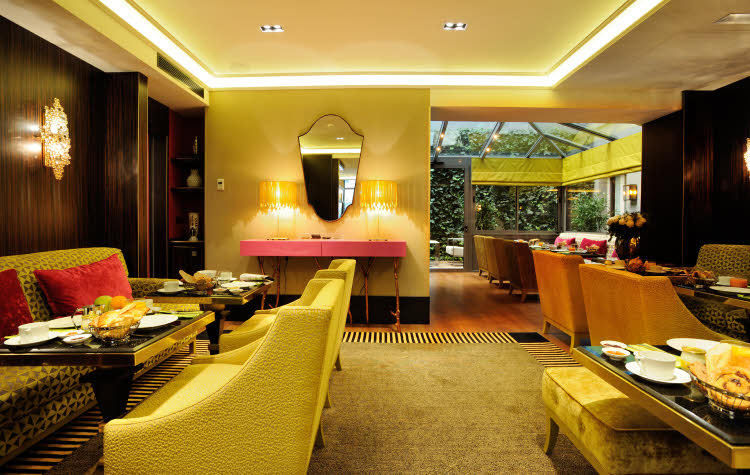 Le chic cosy de l'Hôtel Baume et son salon de thé. Le chic cosy de l'Hôtel Baume et son salon de thé.