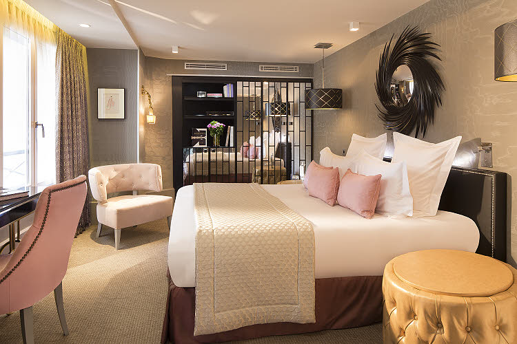 L'Hôtel Baume et sa décoration sur le thème de la Mode. L'Hôtel Baume et sa décoration sur le thème de la Mode.