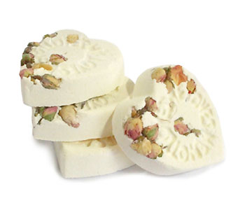 Galets effervescents pour le bain en forme de coeur Lush Galets effervescents pour le bain en forme de coeur Lush