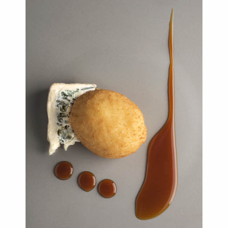 Recette de Pierre Gagnaire : poêlée de coques, aux poireaux et au Saint Agur @Jacques_Gavard Recette de Pierre Gagnaire : poêlée de coques, aux poireaux et au Saint Agur @Jacques_Gavard