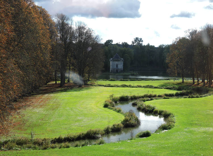 Parc du château d'Ancy le Franc en Bourgogne © ABCfeminin.com.