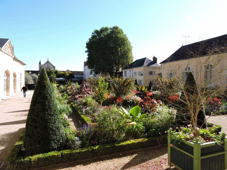 Jardin de l'Orangerie vu depuis les fenêtres du Musée de Sens © ABCfeminin.com.