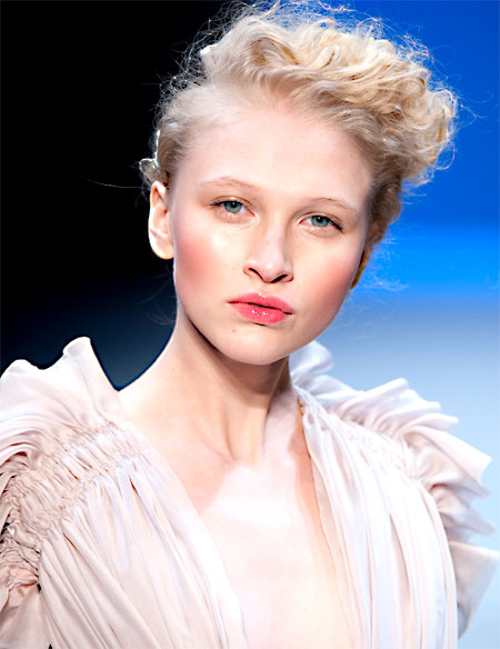 Maquillage du défilé Couture Printemps-été 2010 Christophe Josse.