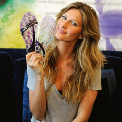 Gisèle Bündchen pour la collection de chaussures Ipanema Gisèle Bündchen - 3 Gisèle Bündchen pour la collection de chaussures Ipanema Gisèle Bündchen - 3