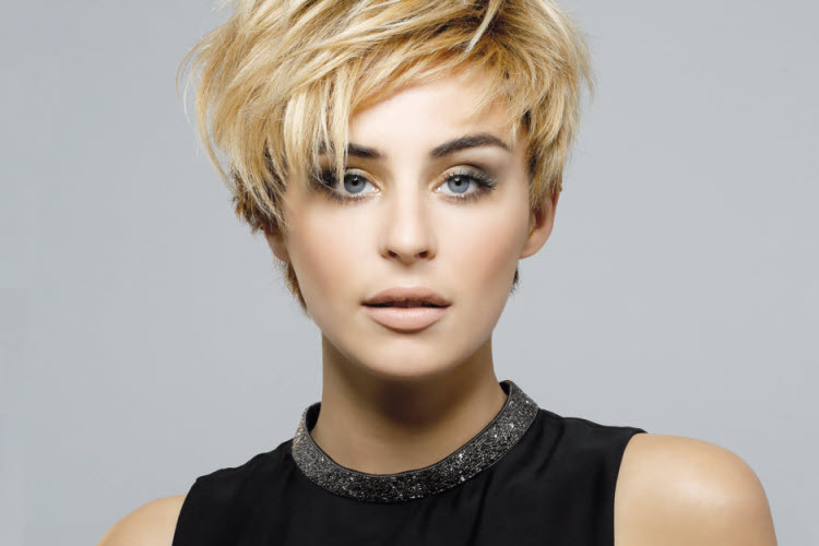 Coupe et coiffure pour cheveux courts - BIGUINE Paris - Printemps-été 2018. Coupe et coiffure pour cheveux courts - BIGUINE Paris - Printemps-été 2018.