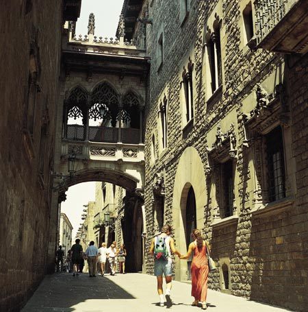 Barcelone, Carrer del Bisbe. © Turisme de Barcelona / Espai d’Imatge