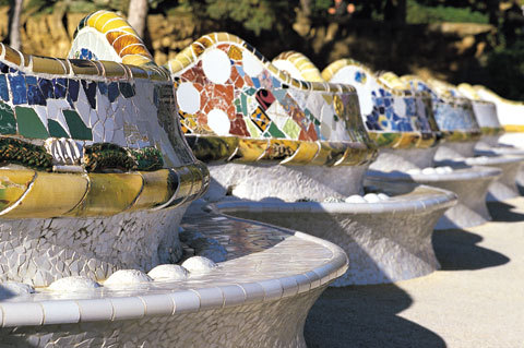 Barcelone, Park Güell - Banc ondulat. © Turisme de Barcelona / J. Trullàs