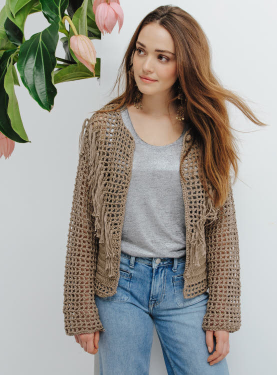 Modèle gratuit : veste ajourée au crochet © Phildar. Modèle gratuit : veste ajourée au crochet © Phildar.