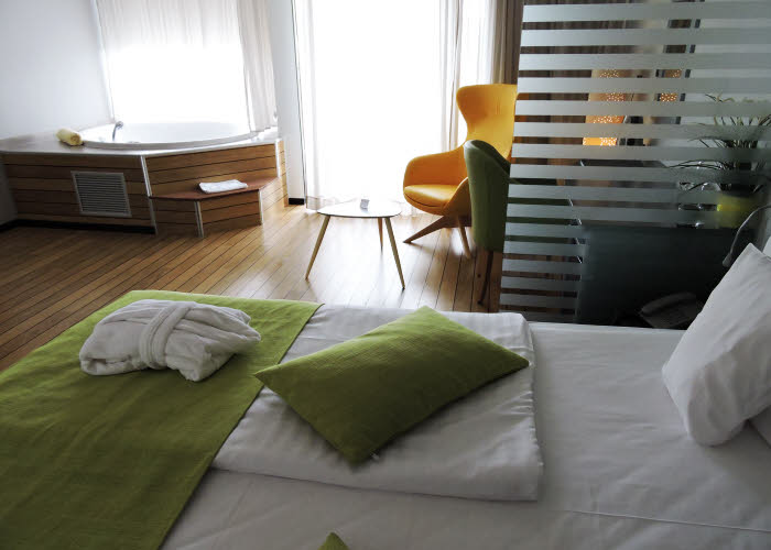 Chambre avec jacuzzi privatif à la Villa Magdalena © ABCfeminin.com. Chambre avec jacuzzi privatif à la Villa Magdalena © ABCfeminin.com.