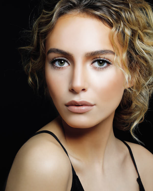 Mode d'emploi pour ce maquillage BIGUINE Paris été 2018. Mode d'emploi pour ce maquillage BIGUINE Paris été 2018.