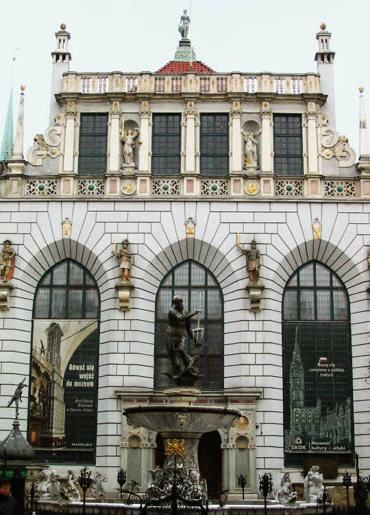 La Cour d'Artus et la Fontaine de Neptune à Gdansk © ABCfeminin.com.