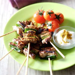 Petites brochettes de veau au curry