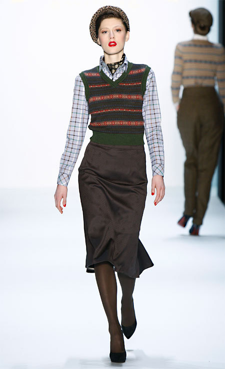Débardeur jacquard, chemise à carreaux et jupe stylo Lena-Hoschek Débardeur jacquard, chemise à carreaux et jupe stylo Lena-Hoschek
