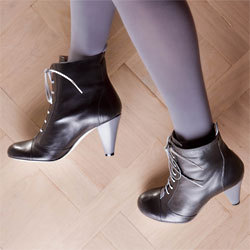 shopping : des bottines adaptées à toutes les circonstances shopping : des bottines adaptées à toutes les circonstances