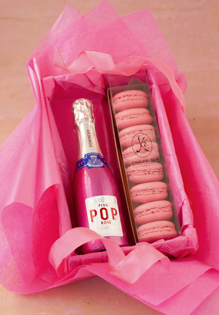 Champagne Pink Pop de la maison Pommery et macarons framboises Kayser