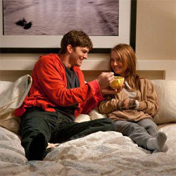 Asthton Kutcher et Natalie Portman dans Sex Friends