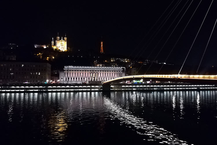 Lyon : magie des lumières de la ville et féérie de la Fête des Lumières