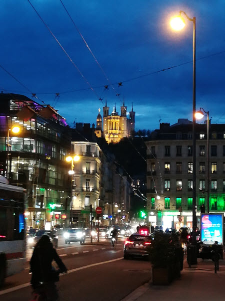 Basilique de la Fourvière en nocturne à Lyon © ABCfeminin.com