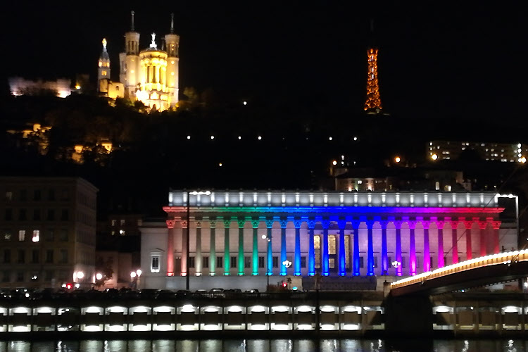 Lyon : mise en lumières du Palais de Justice © ABCfeminin.com