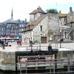 Honfleur, La Lieutenance, ancienne porte de Caen Honfleur, La Lieutenance, ancienne porte de Caen