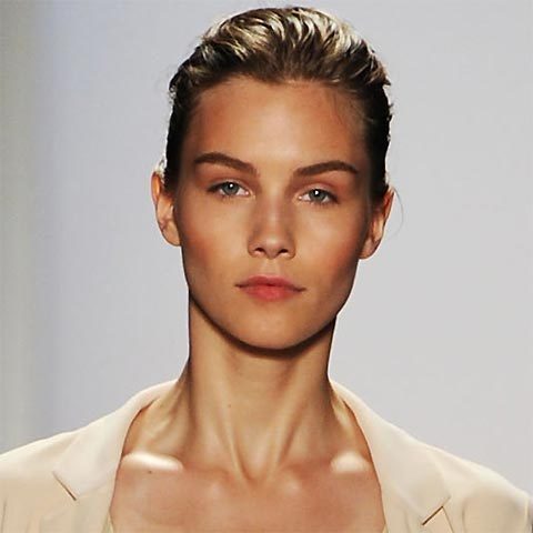 CoIffure du défilé Max Azria été 2011 CoIffure du défilé Max Azria été 2011