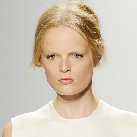 Coiffure du défilé Calvin Klein été 2011 Coiffure du défilé Calvin Klein été 2011