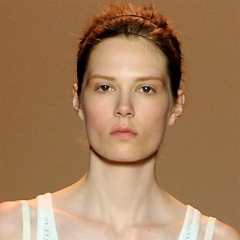 Coiffure du défilé Hervé Léger by Max Azria été 2011