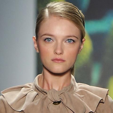 Coiffure du défilé Tibi été 2011 Coiffure du défilé Tibi été 2011