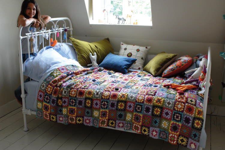 Modèle expliqué gratuit : plaid patchwork crochet © Phildar. Modèle expliqué gratuit : plaid patchwork crochet © Phildar.