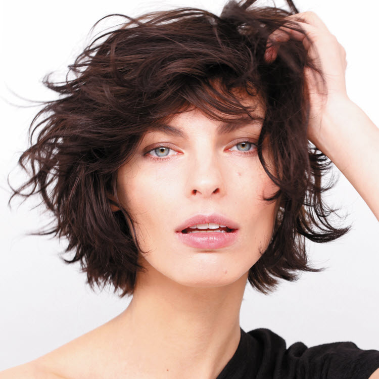 Coupe et coiffure cheveux mi-longs BIGUINE Paris - Printemps-été 2019.