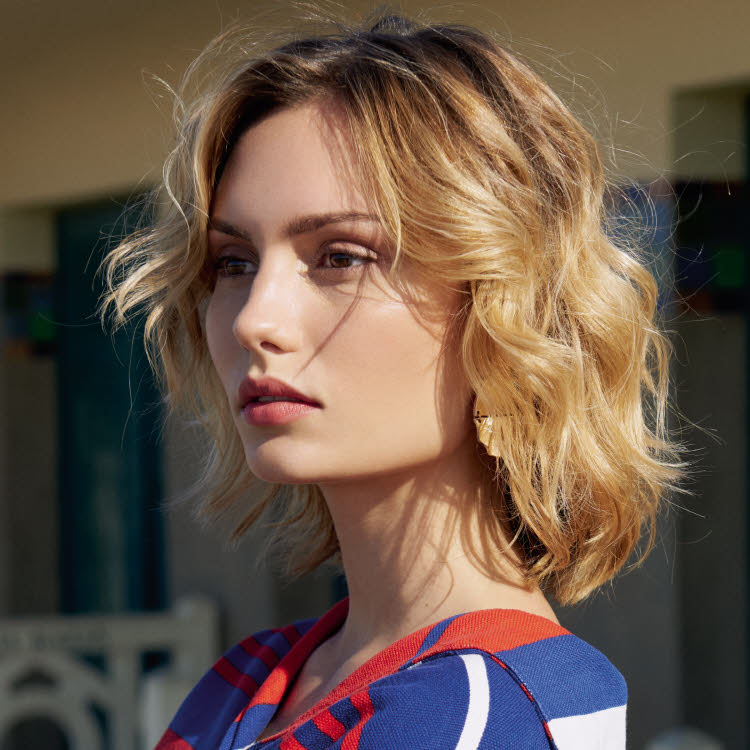 Coupe et coiffure cheveux mi-longs MOD's HAIR - Printemps-été 2019.