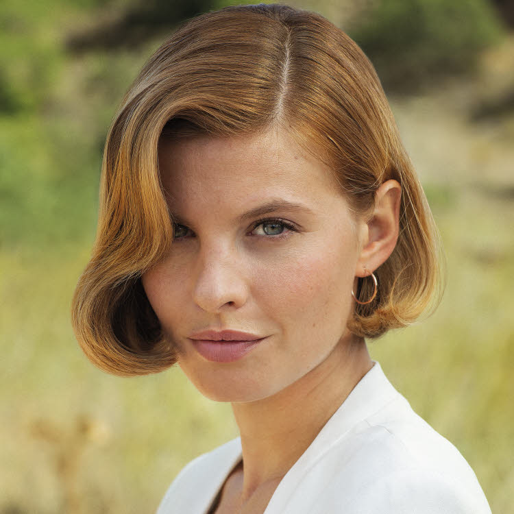 Coupe et coiffure cheveux mi-longs SAINT ALGUE - Printemps-été 2019.