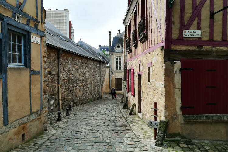 1905-Le Mans, rue des Trois sonnettes, de la rue Truie qui file, et de la rue de Boucheries © ABCfeminin.com.