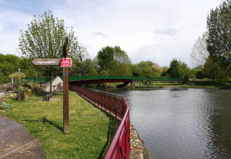 Les bords de l'Huisne près de la Maison de l'eau de l'Arche de la Nature © ABCfeminin.com. Les bords de l'Huisne près de la Maison de l'eau de l'Arche de la Nature © ABCfeminin.com.
