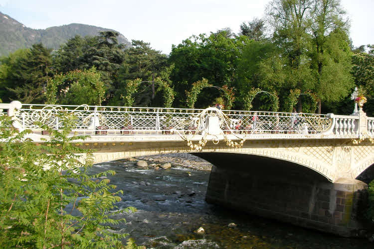 Pont de la Via Roma, à proximité du restaurant Kallmünz à Merano © ABCfeminin.com.