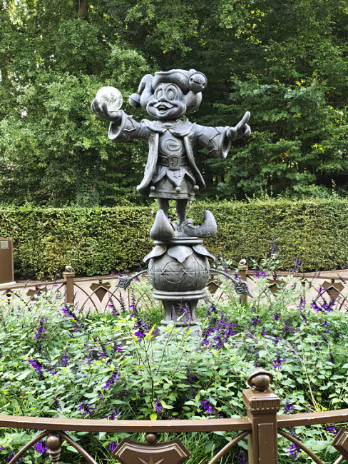 Pardoes, mascotte d'Efteling © ABCfeminin.com. Pardoes, mascotte d'Efteling © ABCfeminin.com.